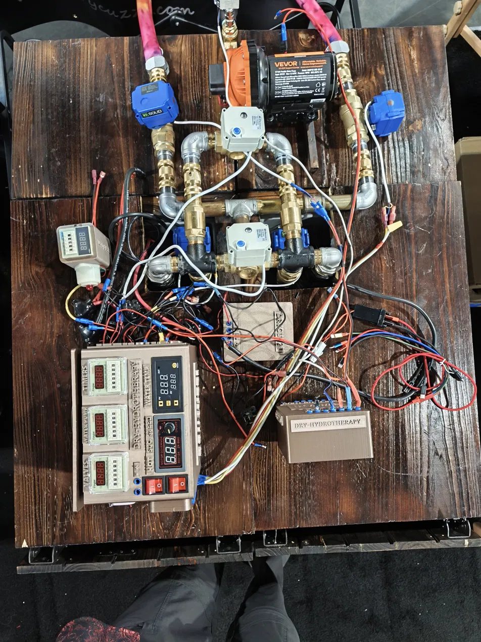 Operator panel with timers, water temperature and pump speed